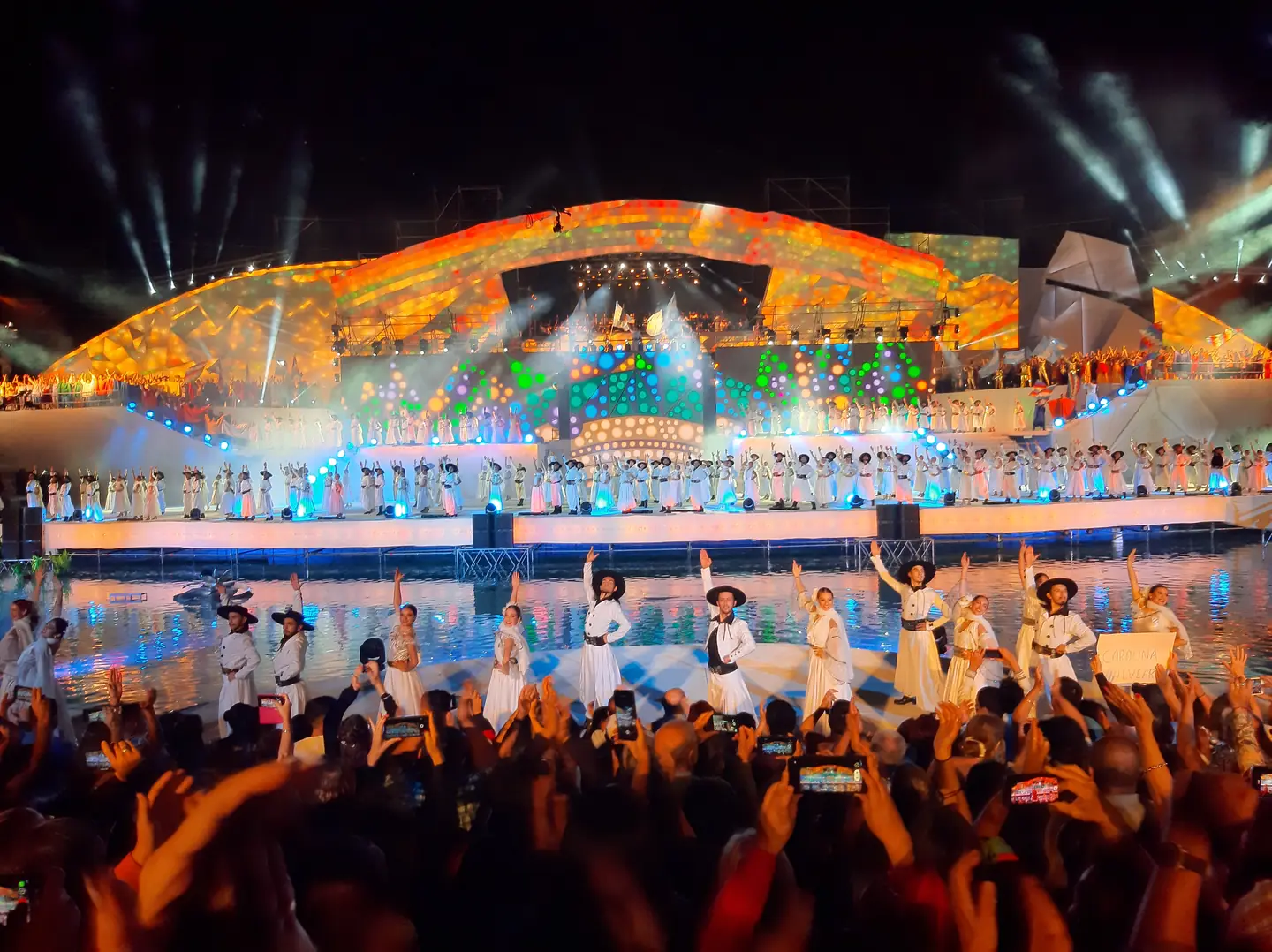 Acto central de la Vendimia 2022, con bailarines frente al público